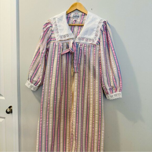 Styled by Saybury Vintage Rainbow Stripe Seersucker Housecoat Robe Size Medium - Picture 4 of 13